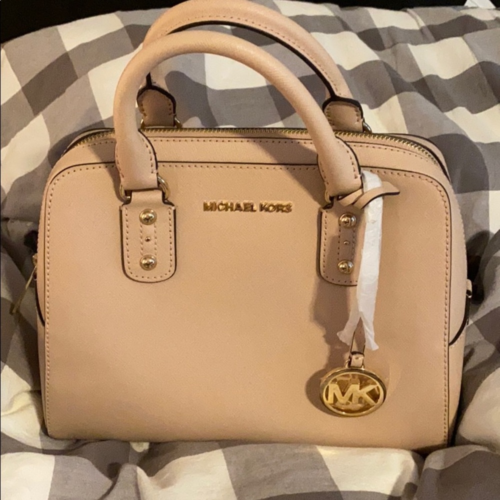 Michael Kors NWT Sandrine Crossbody B48